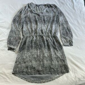 Hilary Radley size medium women’s snakeskin print button top Dress with slip